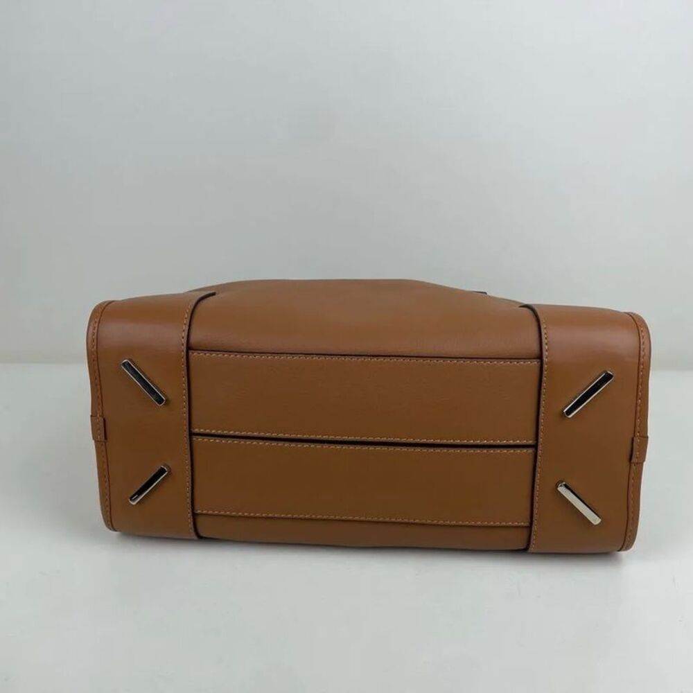 Loewe Women Pre-Loved Bag Very Good Condition - Picture 7 of 9